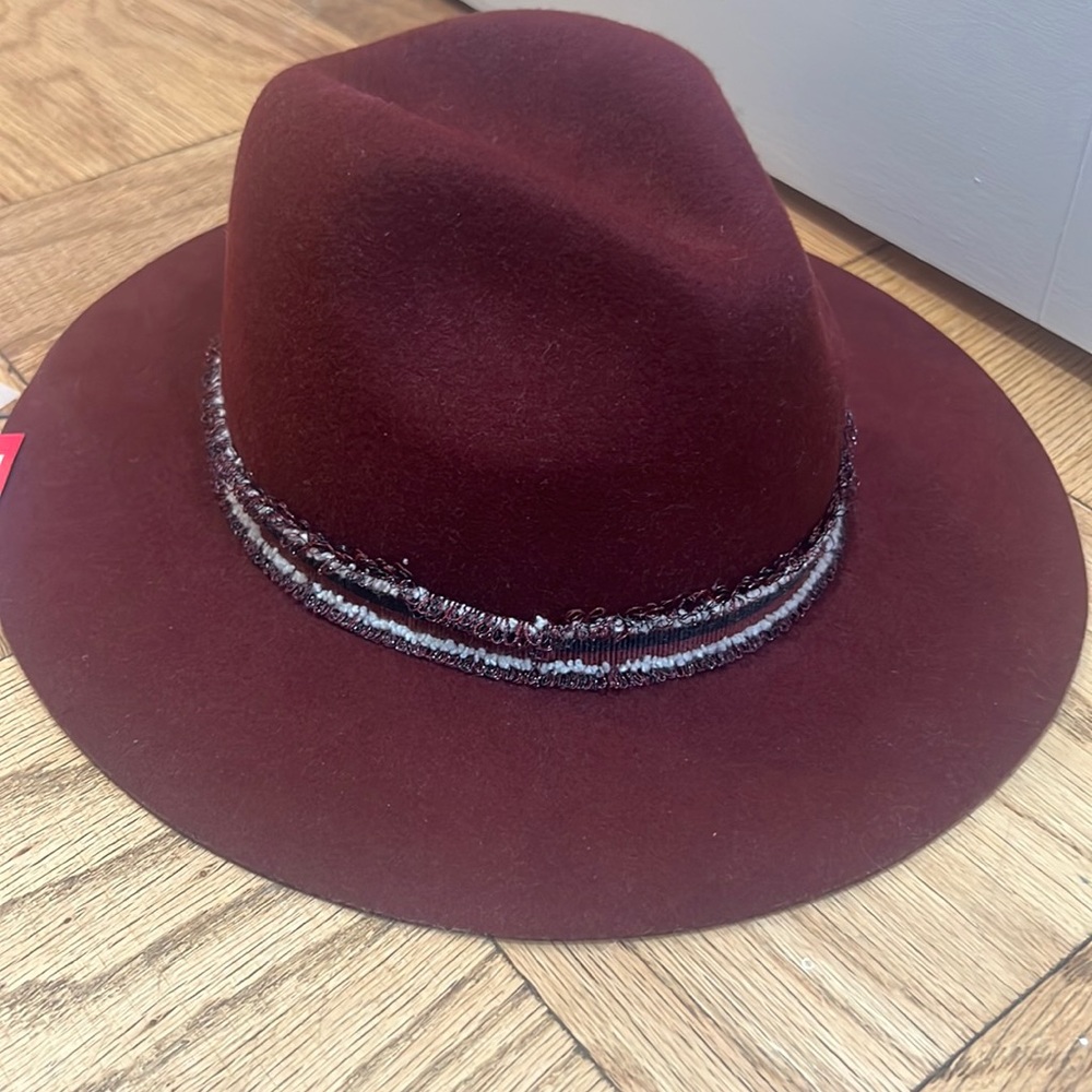 *Vince Camuto Wool Hat!*